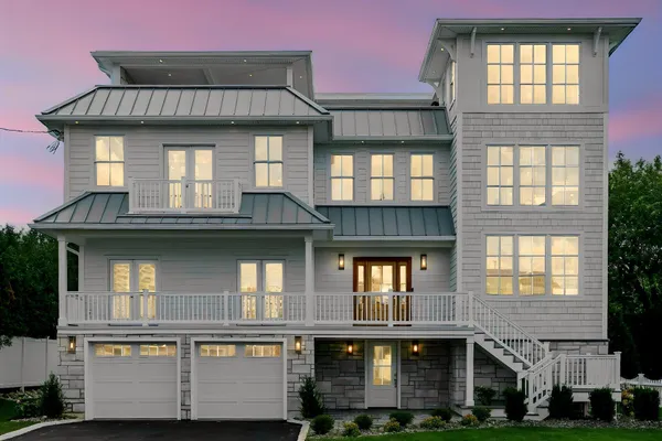 32 SHREWSBURY DR