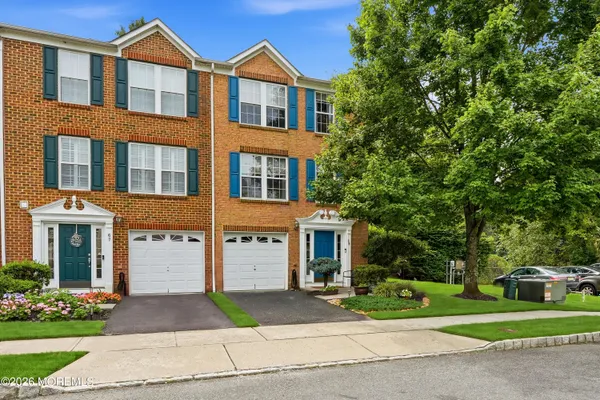 69 SAXTON RD