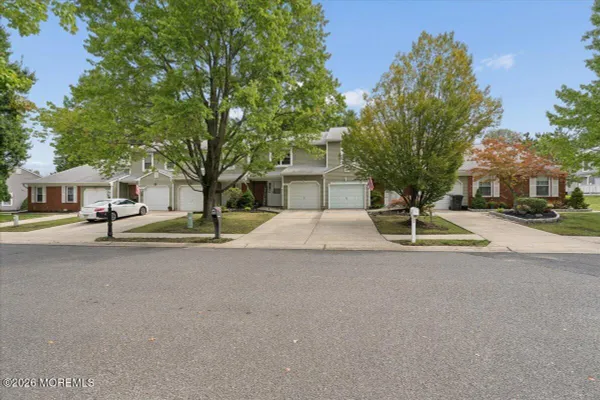 70 OAK LN