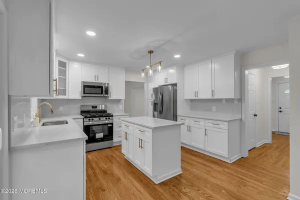 11 POLK DR