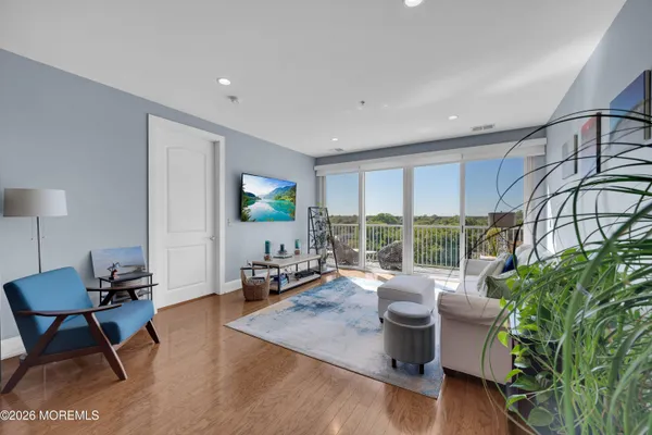 432 OCEAN BLVD 512