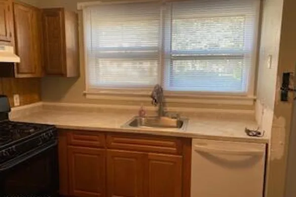 19 PIN OAK LN