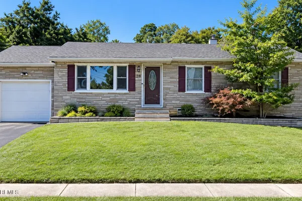 28 WOODSIDE DR