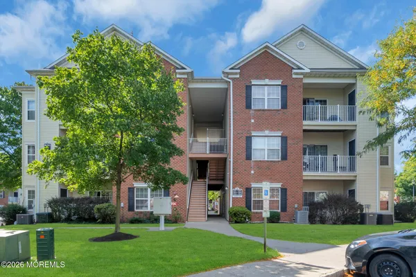 511 COPPOLA DR 511