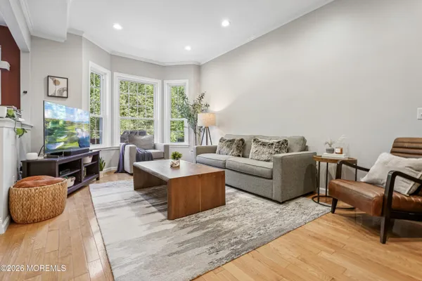 20 KENSINGTON DR