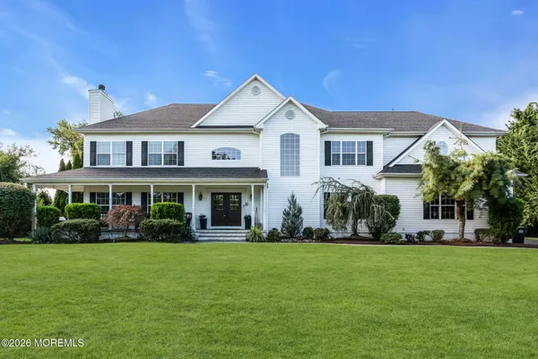 4 SUSAN CT