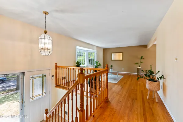 5 YALE CT
