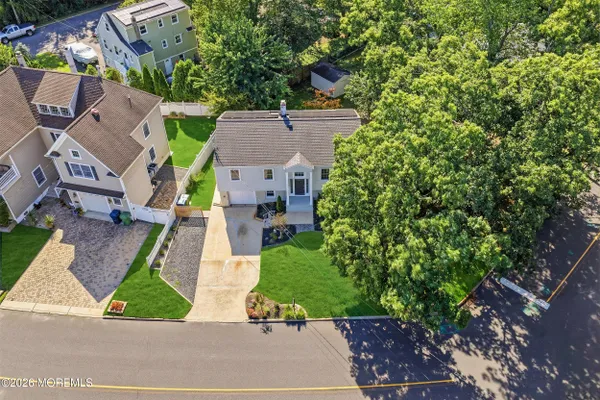 208 N RIVERSIDE DR