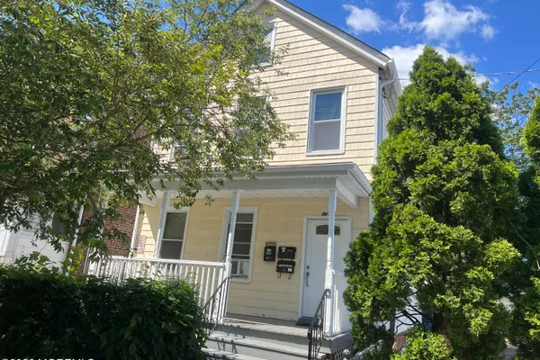 44 HIGH ST