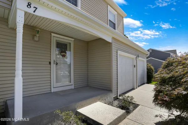 87 CONCORD CIR