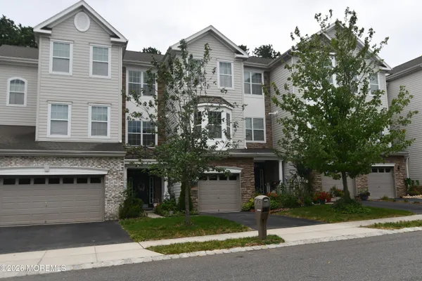 346 HAWTHORNE LN