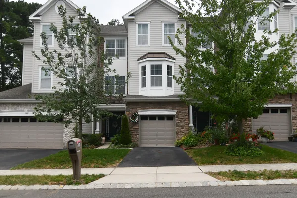 346 HAWTHORNE LN