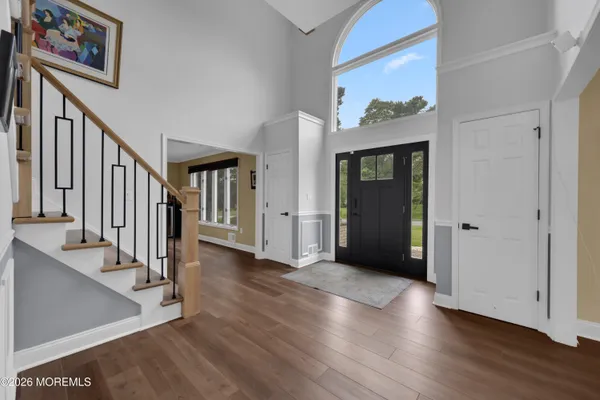 6 QUAKER HILL RD