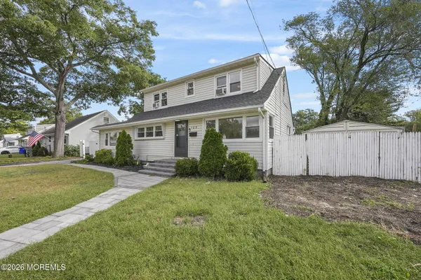 105 ROOSEVELT DR
