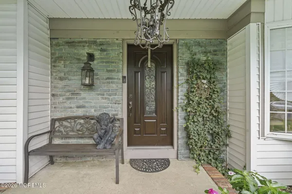 11 LAKE ONTARIO LN