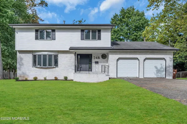 24A DEWEY DR