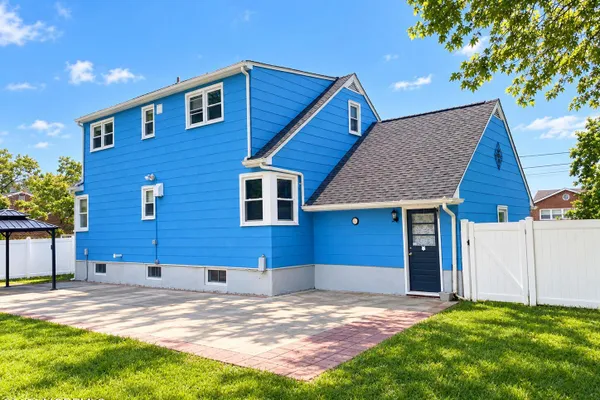 23 CLEVELAND AVE