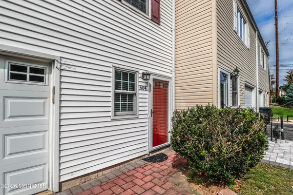 604 RANDALL WAY