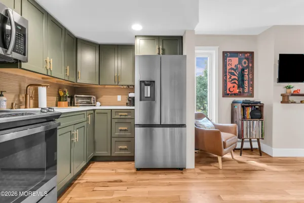 321 SIXTH AVE 304