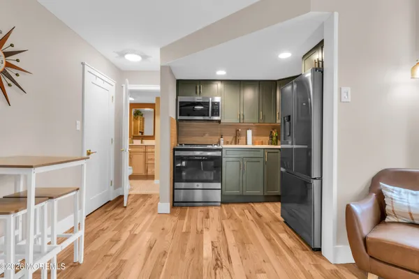 321 SIXTH AVE 304
