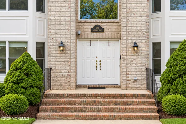 1 LAUNCELOT LN