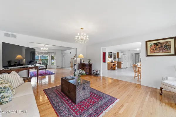 1 LAUNCELOT LN