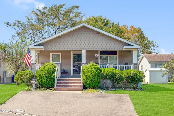 21 SHERYL CT