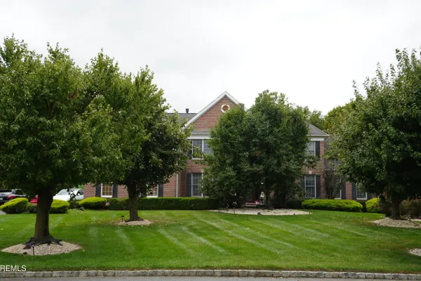 315 PETER FORMAN DR
