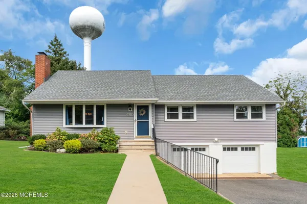 712 HOWELL DR