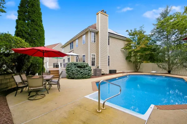 28 VIOLET CIR