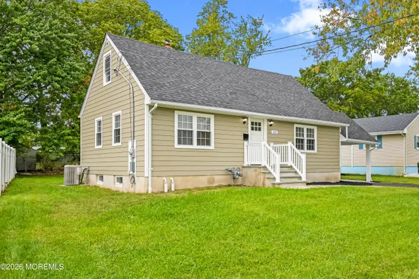 111 BENTLEY AVE
