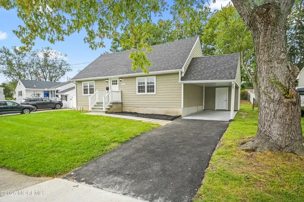 111 BENTLEY AVE