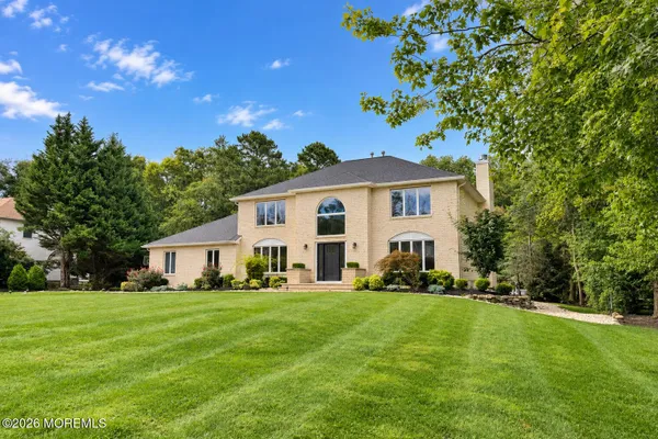 6 QUAKER HILL RD