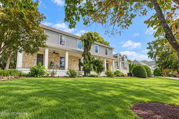 711 TALL OAKS DR