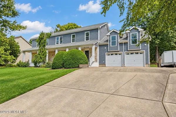 711 TALL OAKS DR