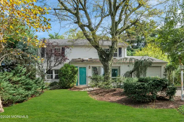 8 AVALON LN