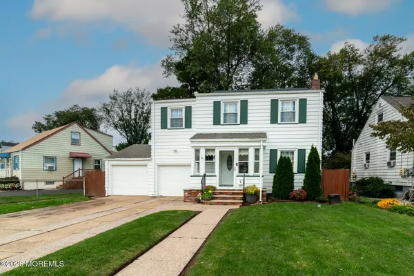 9 MCAULIFFE DR