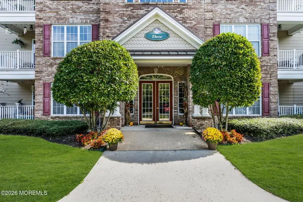 330 SOPHEE LN