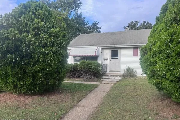 17 PEARCE AVE