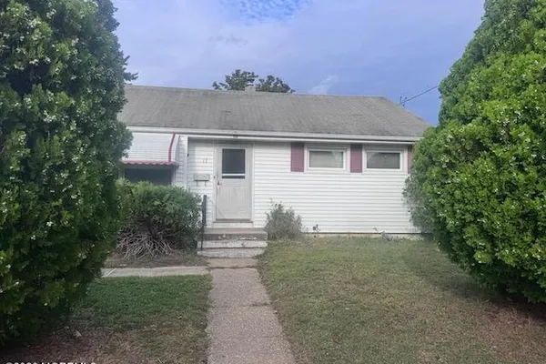 17 PEARCE AVE