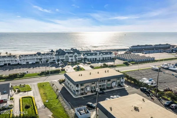 1382 OCEAN AVE 9A