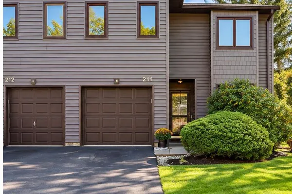 211 PEAR DR
