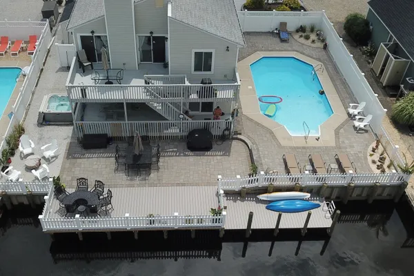 132 SOUTHARD DR