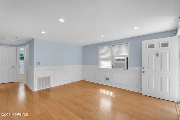 953 GREENWOOD AVE