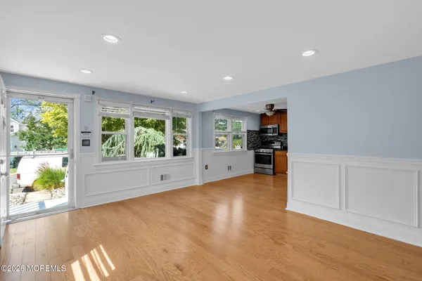 953 GREENWOOD AVE