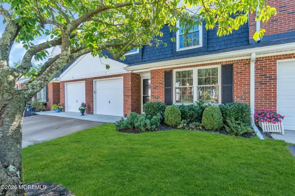 5 DOGWOOD CT