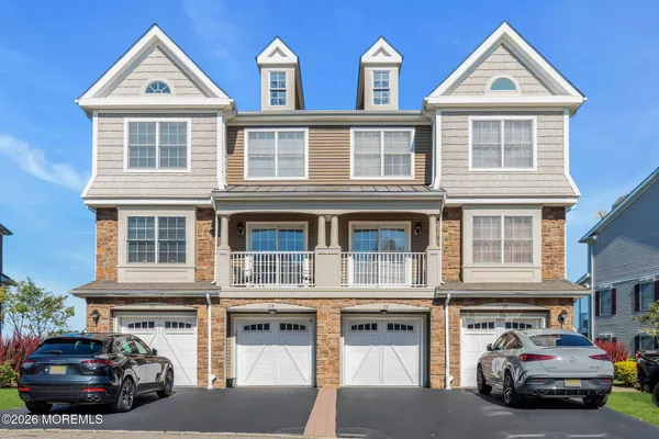 28 RARITAN REACH RD