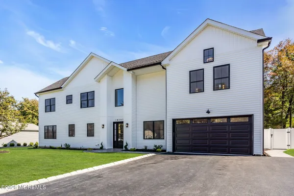 20 W FRANCIS AVE