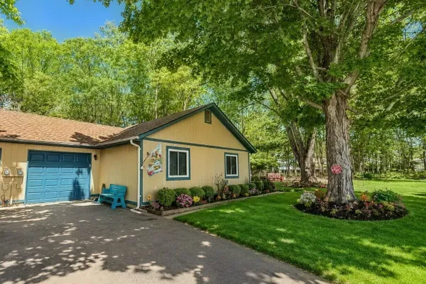 8 SEAGULL LN