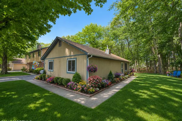 8 SEAGULL LN